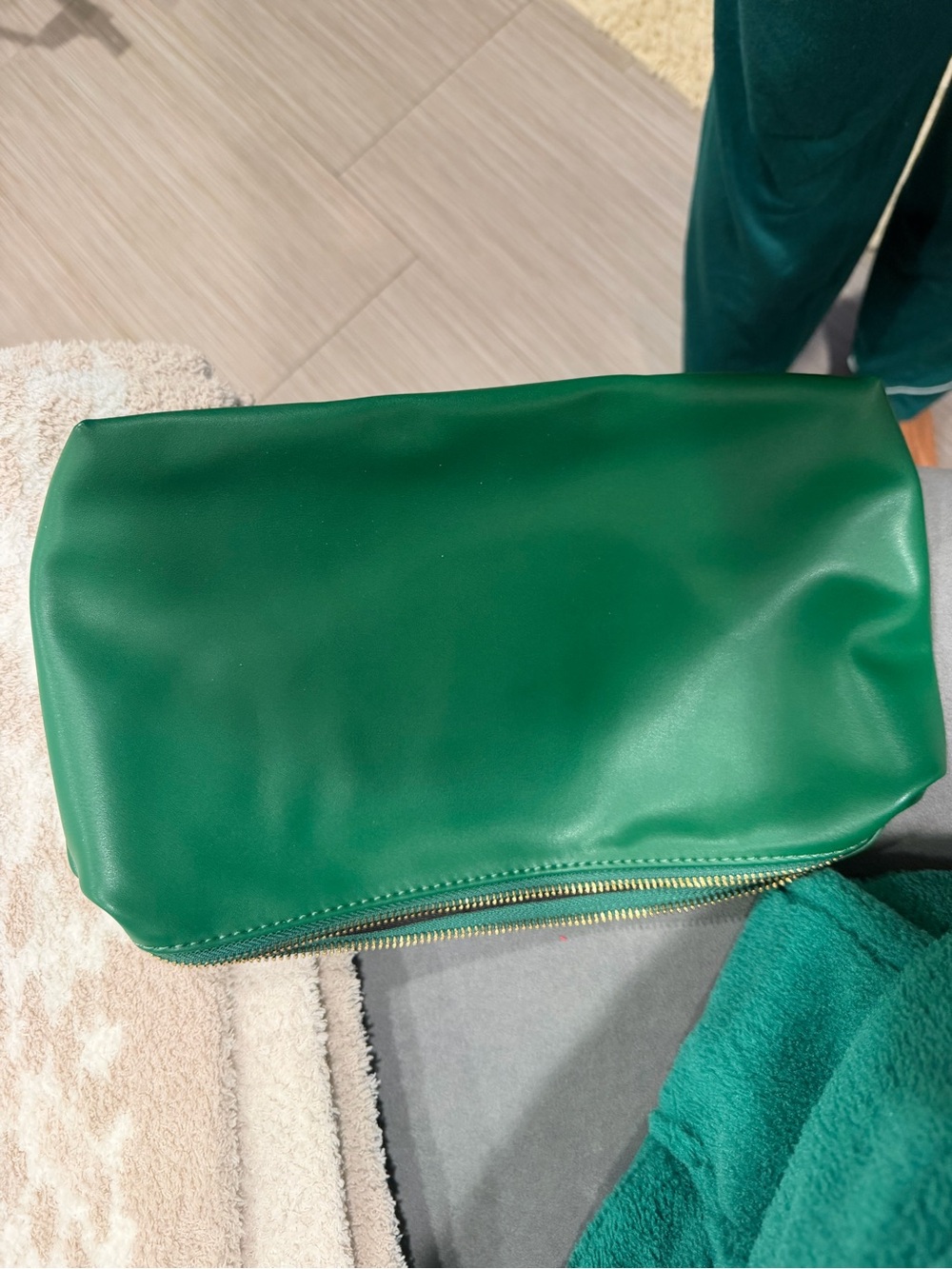 Plush Emerald Green Tote Bag - Picture 4 of 5